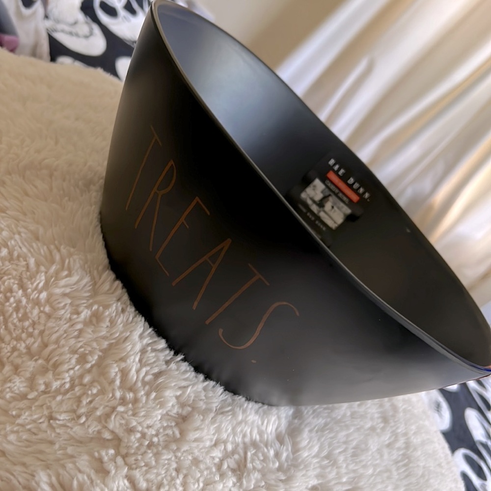 Rae Dunn treat bowl